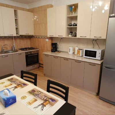 Alquiler de un cómodo apartamento de 3 habitaciones, 64 m², casco antiguo, Constanța, Rumanía